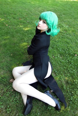 cavalier-renegade:  hiso-neko:  Finally went outside and took some better photos of my small green booti queen™ aka Tatsumaki cosplay! My legs look even pastier than usual because of my sheer tights. (Photographer is myself)  QUEEN   @slbtumblng &lt;3