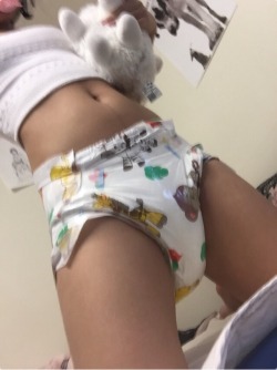 dlbabiiegirl:  smalllittlething:  Whoever told me Safari Briefs last the whole day clearly doesn’t wet as much as I do 