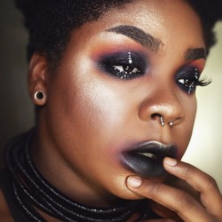 pumpkinmcqueen:  addxiin:  Smokey eyes and lips yesss  Smokey lips, what a concept. I’m feeling the creativity.