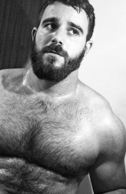 daddyandcubby2:  Hot as hell
