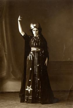 vampsandflappers:  Latvian stage and film actress Lilija Erika in costume as a witch, 1911.     undefined