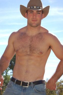 hot-country:  Thank God I’m a Country Boy 