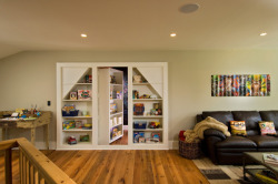 consummateclassicsconnoisseur:  swoonreads:  fuckyeahawesomehouses:  More Bookshelves Hiding Secret Rooms  Yessssss.  There is no doubt that I will have one of these in my house some day. 