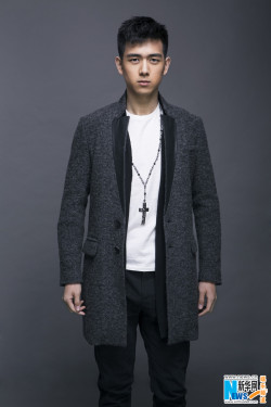 igifwhatiwant:  Okay, everyone say “hi” to LI XIAN, who is a new up and coming Chinese actor.    李现