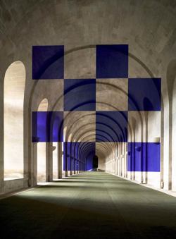 design-is-fine:  Felice Varini, installations based on the principle of Anamorphosis, 1979-2013. Source 