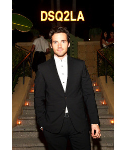 giadajune:  Ian Harding arrives at the Dsquared2 Event in LA | 28 Oct    So freakin attractive.