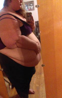 rock-a-belly: xldinnerbelle:  rock-a-belly:    ♥♥♥♥    Should I get this fat?    ♥♥♥♥   