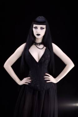 gothicandamazing:  Model, MUAH: Obsidian KerttuOutfit: Aglasis CouturePhoto: Marko Stamatovic Studio / Atelje Stamatovic Welcome to Gothic and Amazing |www.gothicandamazing.org  