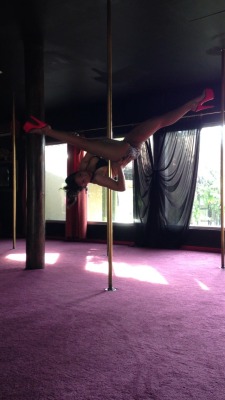lara-sophia:  Quick pole practice!  Flexibility is looking good! I can finally touch my head with my heels! And my jade feels lower but only ever so slightly :(   Will get there! Been practicing everyday lately. Hoping for more good progress!