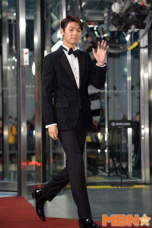 [Photos] Kang Minhyuk @ SBS Drama Awards 2013 Tumblr_myo8oyGq1y1qdvd1ho2_500
