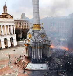 frenchbarbiie:  extrarouge:  how sad…   Kiev, largest city of Ukraine, before the violent demonstrations and now.    Sad to be just seen something about Kiev on tumblr when this has been going on for weeks..