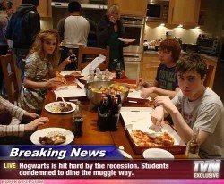 acc:  grayskymorning: tamburinaHAHAHAA XD   It&rsquo;s nice to see Emma Watson eating pizza :)
