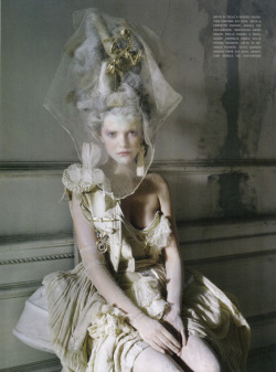 sore-thumbelina:  Lady Grey: Imogen Morris Clarke by Tim Walker in Vogue Italia March 2010   i want to make dresses like that