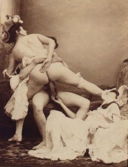 In celebration of hitting thirty whole followers, have another episode of Women Having Sex in Silly Hats. Silly hat sexytimes, yeahhhh. fuckyeahvictorians:  (via schundundschmutz) 