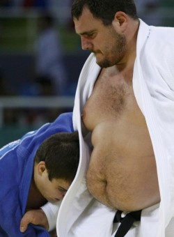 takeru-amati:  spunked:  britishbeef:  Judo Super Heavyweight  britishbeef:  Judo Super Heavyweight  