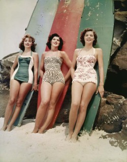 asunburntcountry:  &lsquo;Miss Pacific&rsquo; pageant winners, Bondi Beach 1952.   