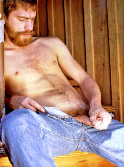 m3n:  Wanted (1981), directed by Steve Scott featuring Al Parker, Jack Wrangler, Sam Benson and Ray Medina. (via IP « Arch Noble)  Hot ginger otter pulling on his nice cock.