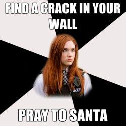 pandoricastrawberry:  advicedoctor:  Find a crack in your wall. Pray to Santa.  Her hair. Her outfit. Her eyes. Want. Her. 