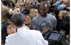 Guy Asks Obama: “Mr. President, Sign My iPad”