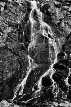 black-and-white:  Bridal Veil Falls 