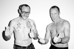 terrysdiary:  Me and Sting 2 thumbs up! 