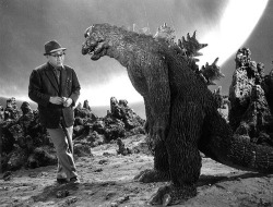 cargohoo:  abloodymess:  ladythatsmyskull:  Godzilla on the set  Godzilla only does one take! Amateurs do two takes! Do you hear me you overpaid Grip! I am going to my trailer, make sure Rodan is there wearing that outfit I like or I fucking walk! You