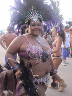 thecupcakecriminal:Saw this girl on the road for carnival…I thought she was beautiful so I asked for a picture that I could share with you all