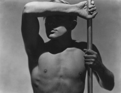 Horst Torso, Paris photo by George Hoyningen-Huene, 1931