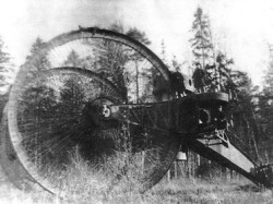 metalwig:  The   Russian Lebedenko or ”Tsar Tank”, is without doubt the most strange   Armoured Fighting vehicle ever constructed. By the end   of July 1915, the monster tricycle was ready for it’s first trials. It started well. The vehicle moved
