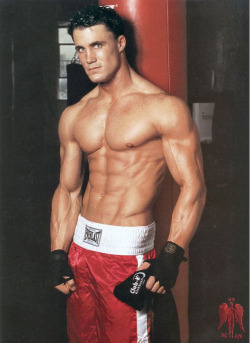 musclefx:  Greg Plitt. Model. There will be more of him.
