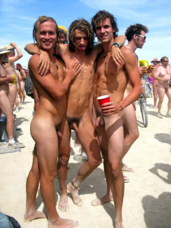 collegecocks:  nude beach = nude bros