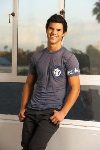 Taylor lautner abs