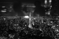 black-and-white:  Tokyo: looming above this great dark city (by tokyololas) 
