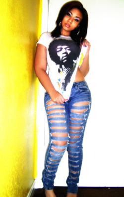 licayajones:  I’m gonna put a curse on you and all your kids will be born completely naked.  &lt;3 Jimi Hendrix http://licayajones.tumblr.com/ 