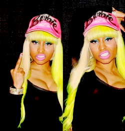 elevan:  itwonyswony:  Nicki Minaj Giving Us A Little Bit Of #OldNicki!!! #Cute  her lips look fake #compliment 