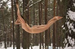 nudeforjoy:  Naked diving should be a winter olypic sport.  If it was, she would be a contender for the gold.  Look at her poise and style!
