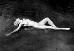Erotic Art - Naked In Nature - Amina06