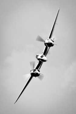 youlikeairplanestoo:  As artful a shot of the P-38 Lightning you’ll ever find. Photo by Simon Gratien. Full version here.  Favorite aircraft