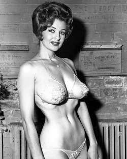 burleskateer:  Tempest Storm A really nice late-50’s era Backstage photo..  I can spot a few other performers’ names scrawled on the wall behind her.. Hope Diamond, Tana Louise, and “The Body”.. Either Irma or Venus, one would presume?.. 