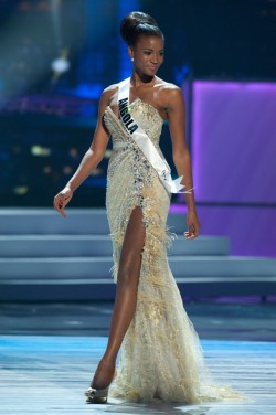 fuckyeahfamousblackgirls:  Congratulations to the new Miss Universe 2011 Leila Lopes! She represented for Angola. 