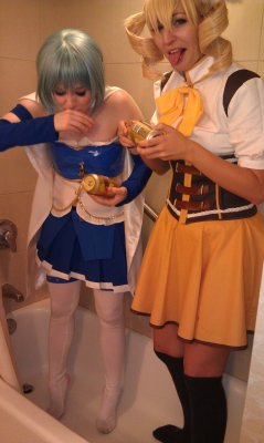 amararama:  Sayaka and Mami shotgunning beers in a bathtub. don’t you judge me or my IRL fanfiction 