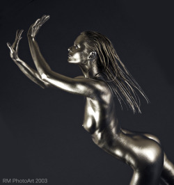 paintedgirls:  Tera Cooley silver body paint by RM PhotoArt 