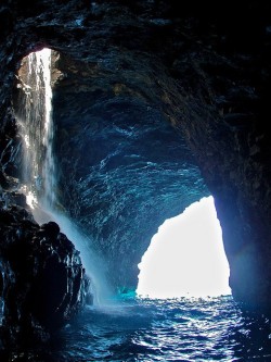 bluepueblo:  Sea Cave Waterfall, Kauai, Hawaii photo by topendsteve 