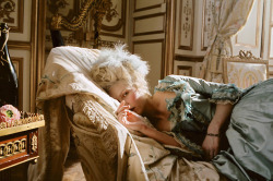 drug-child:  I wish I could go back in time &amp; party with marie antoinette. 