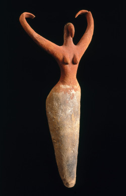 elinka:  Female Figurine. Egypt, from Ma’mariya. Predynastic Period, Naqada II, circa 3500–3400 B.C.E. Terracotta, painted, 11 1/2 x 5 1/2 x 2 1/4 in. (29.2 x 14 x 5.7 cm). Brooklyn Museum, Charles Edwin Wilbour Fund 