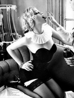 eternelle-aphrodite:  Amber Heard by Ellen Von Unwerth for Vs Magazine F/W 2011 