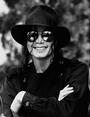 GIF su Michael Jackson. - Pagina 11 Tumblr_lua0w67jFH1r663l5o1_400