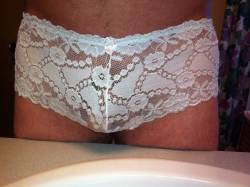 real-woman-are-rubenesque:  Today’s panty 