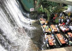 eyo-culi:  flowingfoam:  chrissvo:    Labassin Waterfall Restaurant, Philippines.  The photographs are taken from here, here and here.   i will go here.  Les go Vo!  interesting… 