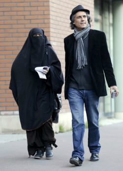 laborreguitamestiza:  notyourkinddear:  blackamazon:  zikrayat:  farhaaan:  This is Rachid Nekkaz, the French businessman who announced he will pay all fines for women who are charged with wearing the niqab — not just in France but “in whatever country